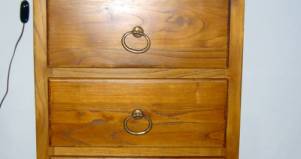 Comodino toscano artigianale in legno